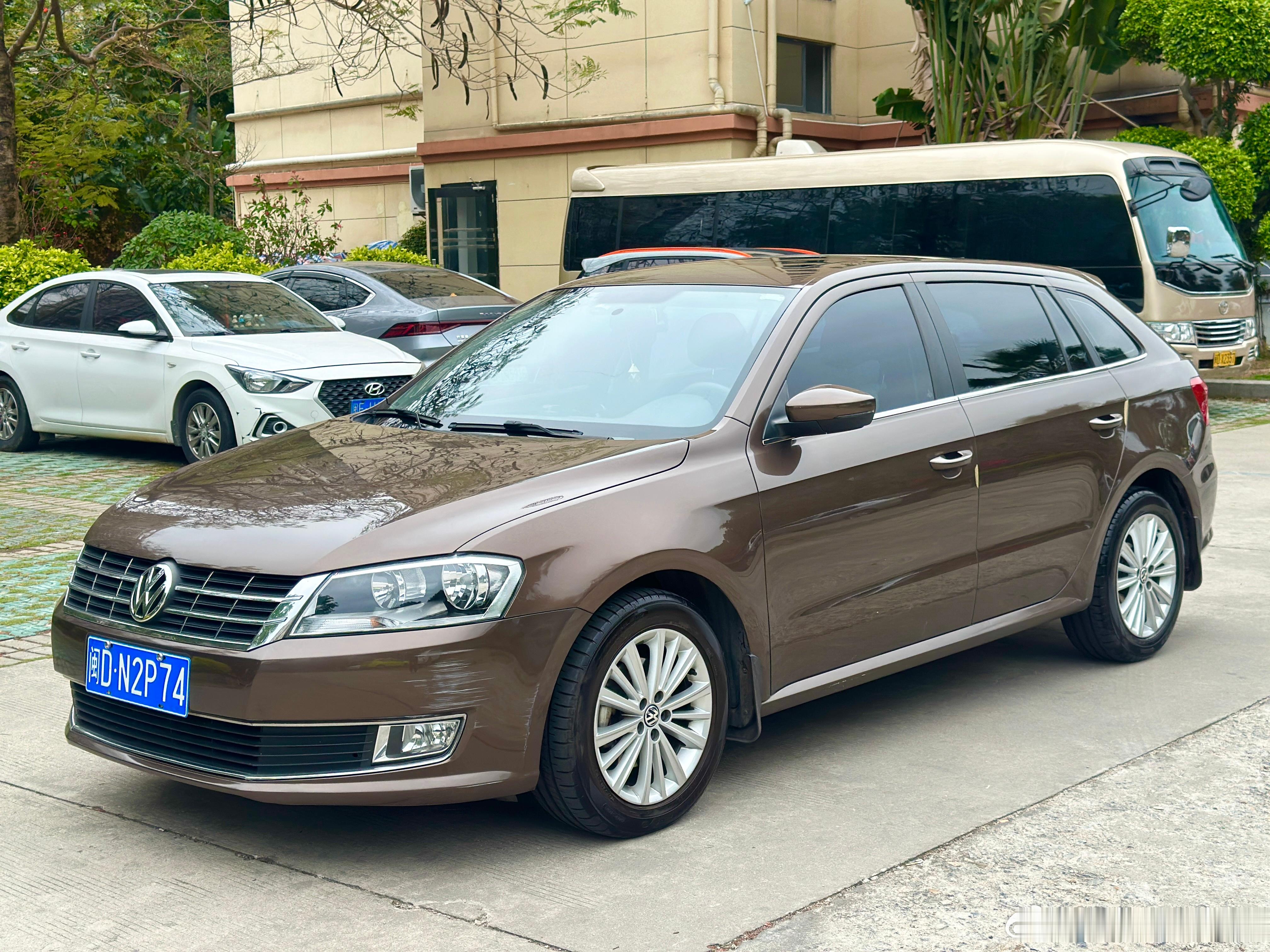 朗行刚小姐姐过来交接了刚她长辈跟过来一起提车，给我提了个要求你们看看合不合理。卖