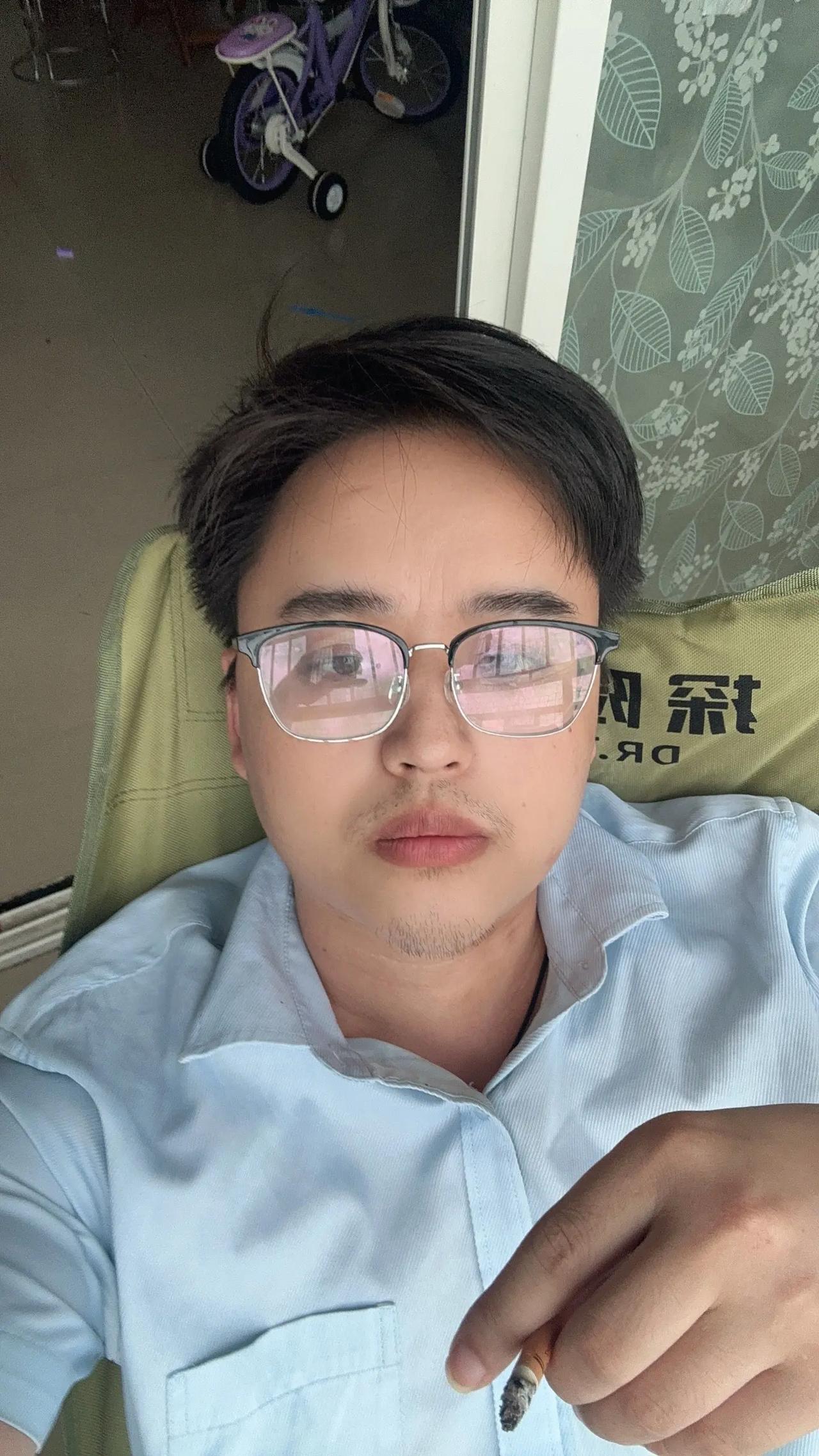 今天肝胆抽疼两下，又跑去干一碗饭！