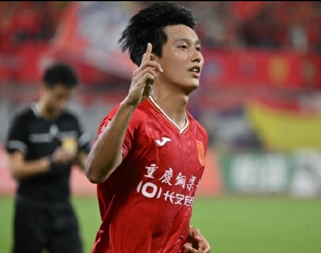 评价风云突变？从英勇的队长到现在突然被群嘲，向余望出啥事了？球迷：有没有懂行的解