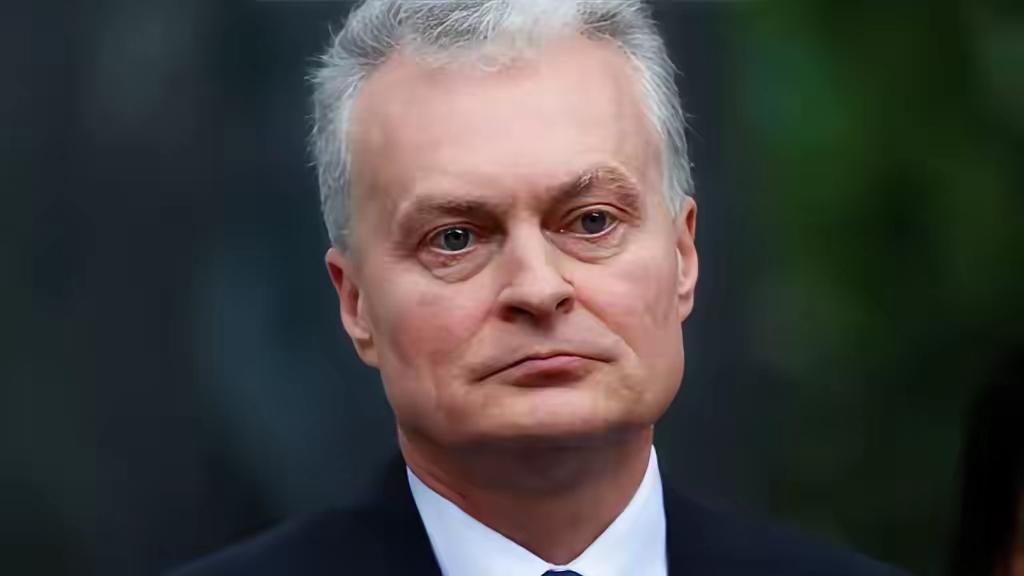 暴跌93%！立陶宛承认涉台误判想改名，美国20亿援助只到账零头，欧盟直接溜了。