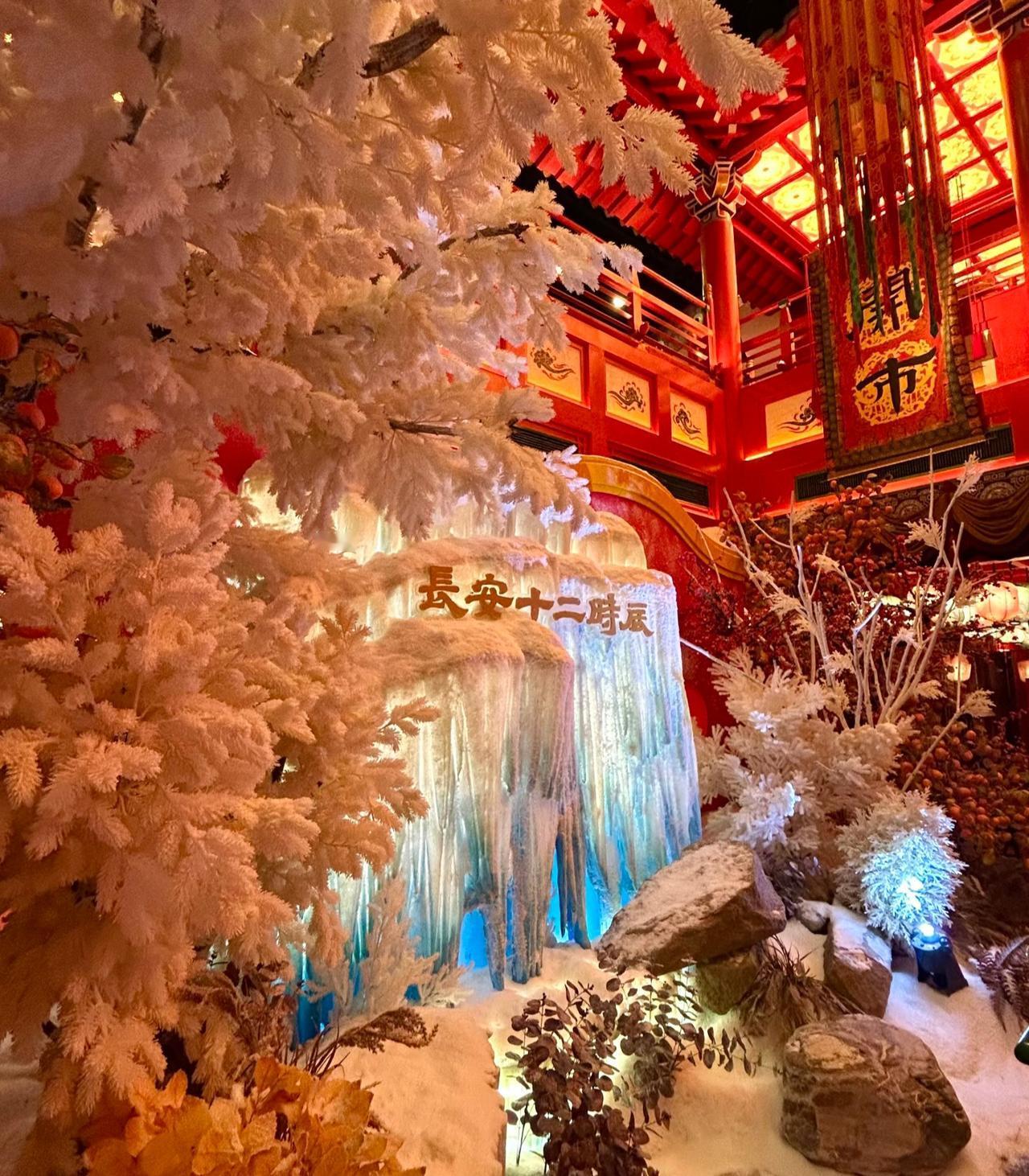 谁懂长安十二时辰下雪的氛围感啊！一提起西安相信很多人脑子里首先会想到火得一