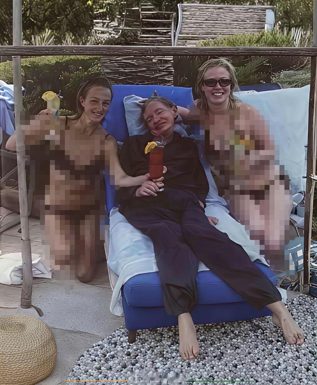 最近爱泼斯坦案讨论度很高，其中这张关于霍金的照片好像也很火。不知道是真的还是