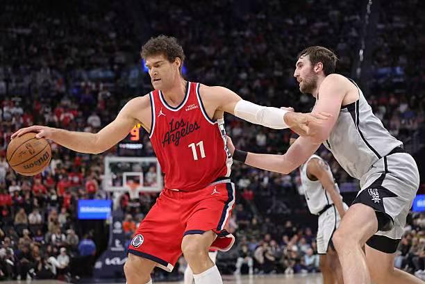 交易截止日前的快船球迷：大洛能帮小卡拉开空间，大洛护筐联盟顶级，大洛比祖巴茨强多