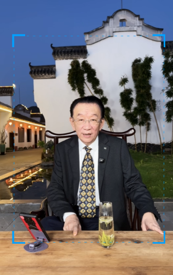 侯耀华喊话杨议：我还是你的二哥！侯耀华直播称，虽然我两度出手阻拦杨议拜师，那只
