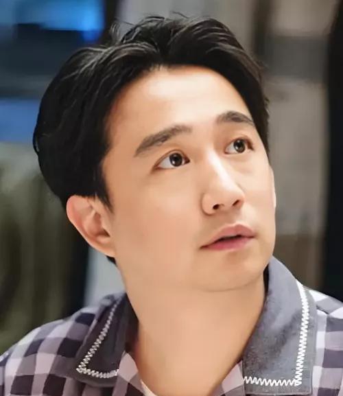 为什么黄磊现在不出来拍戏了？原因很简单。不是因为他的演技不行，而是他现在的身