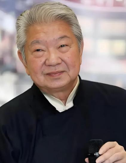 蔡澜说：“什么是低端家庭？你去他们家吃一顿饭就知道了。所谓的低端家庭并不是生活困