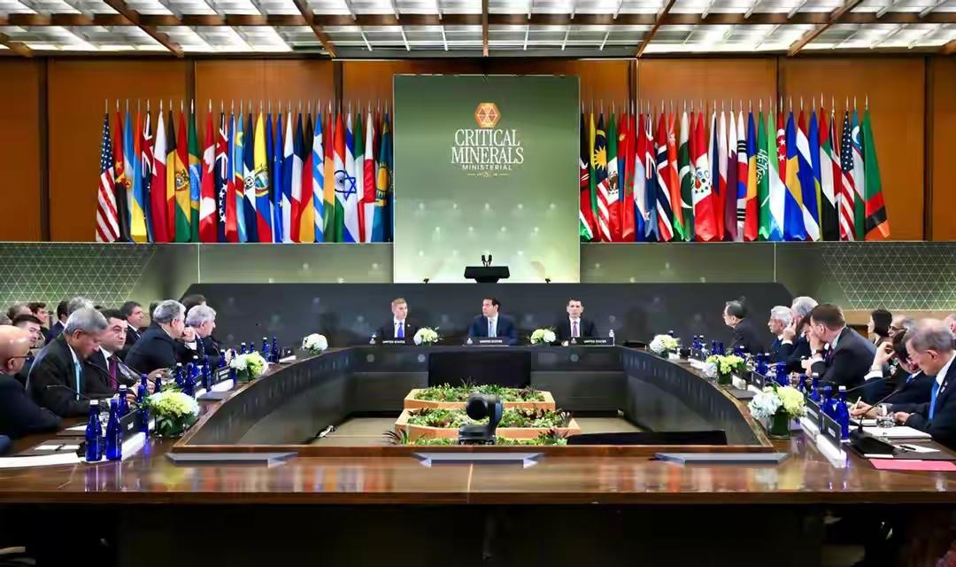 55国抱团围堵稀土！特朗普想卡中国脖子？这场硬仗我们早有胜算刚挂断中美通话