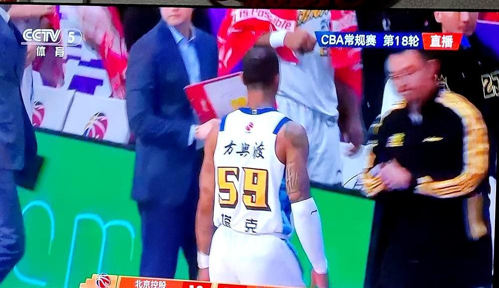 FMVP开口就要300万美元，广厦直接拒绝！上赛季总决赛，巴里·布朗靠最后