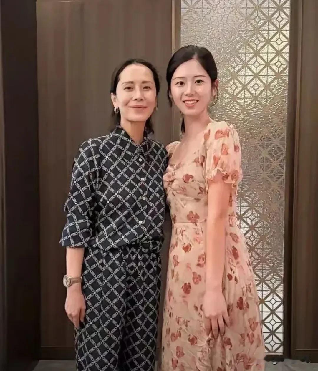 49岁海清，引发热议！8月2日，49岁海清突然冲上热搜！起因竟是有网友曝光