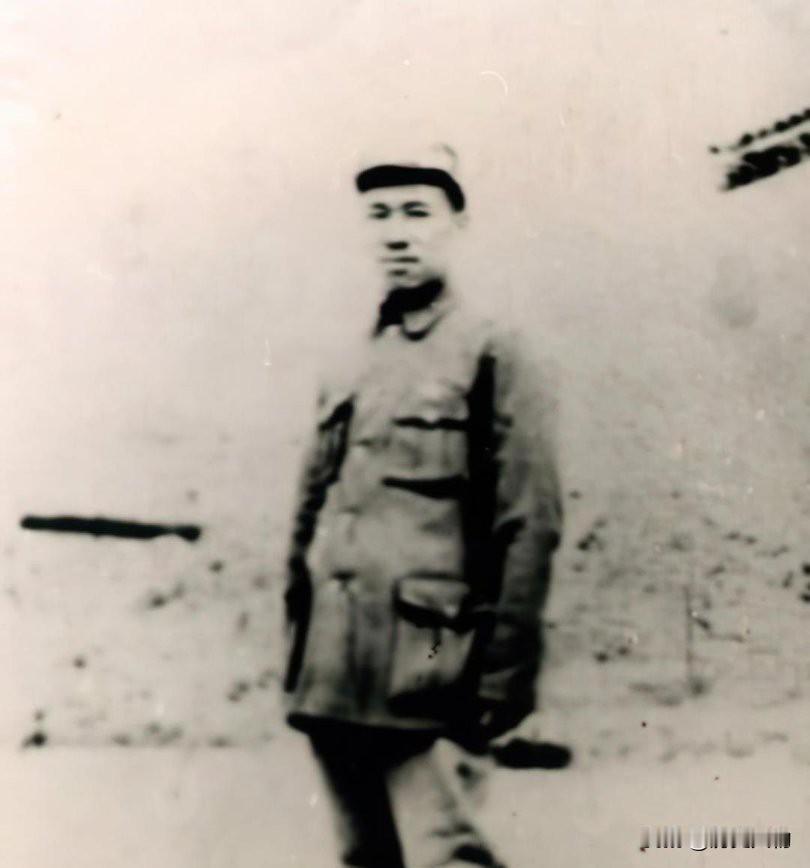 李特（1902—1938），原名徐克勋，安徽霍邱人，红军高级指挥员，曾任红四方面