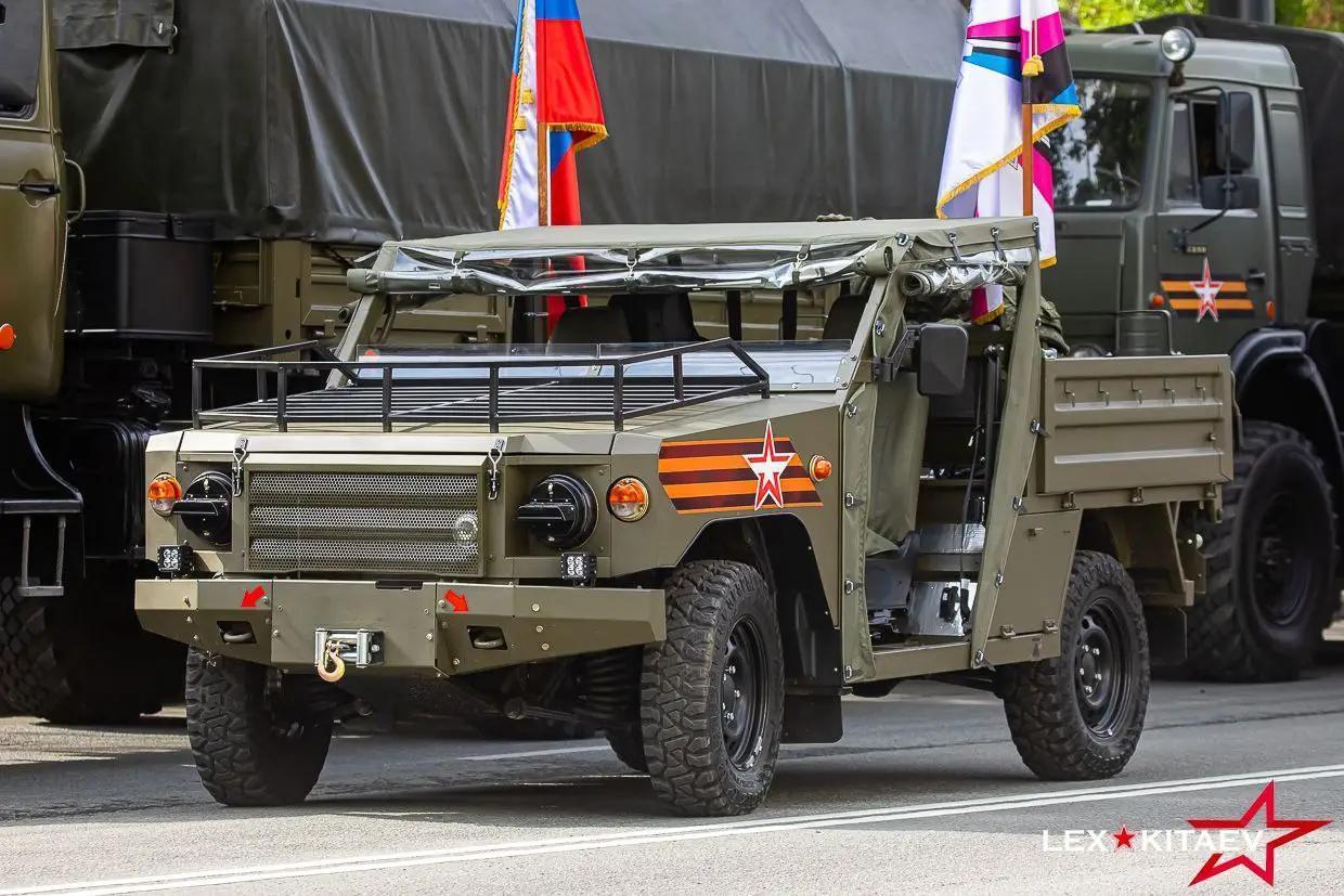 俄军轻型战术皮卡