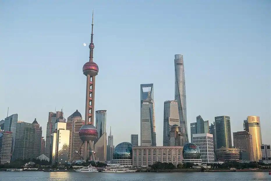 2025年全国GDP十强省份排名如下（按GDP总量由高到低排列）:1．