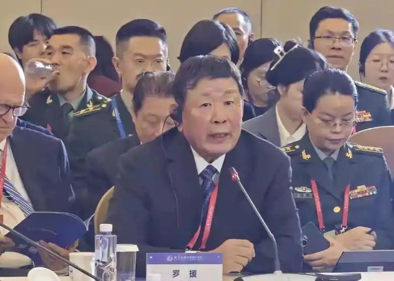 香山论坛上，关于化解台湾问题的相关方案已经亮相。罗援少将、崔天凯大使接连给出有力