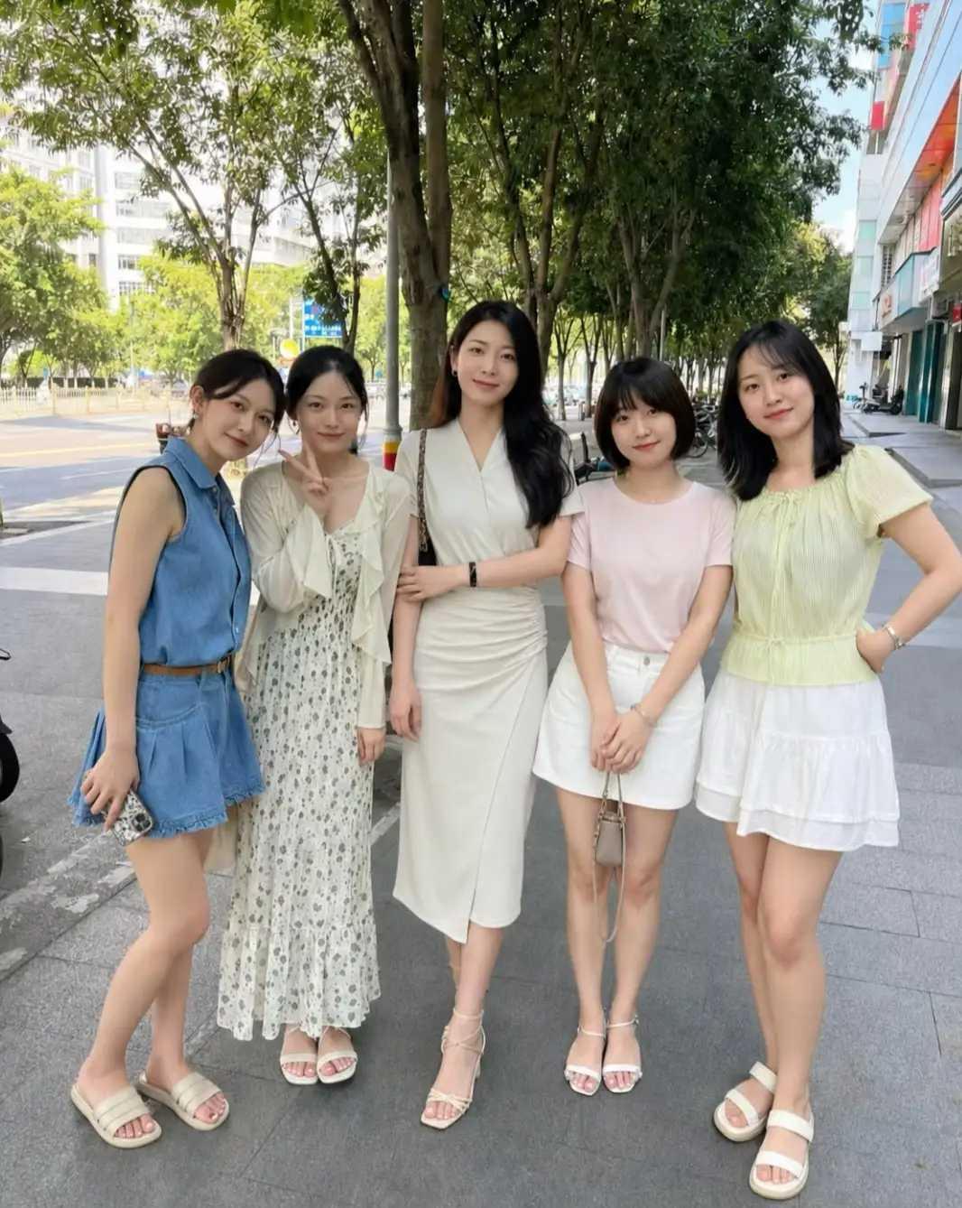 身高决定一切，长得高了，身材自然就出来了，然后长相就算是普通也是碾压那些长的矮的