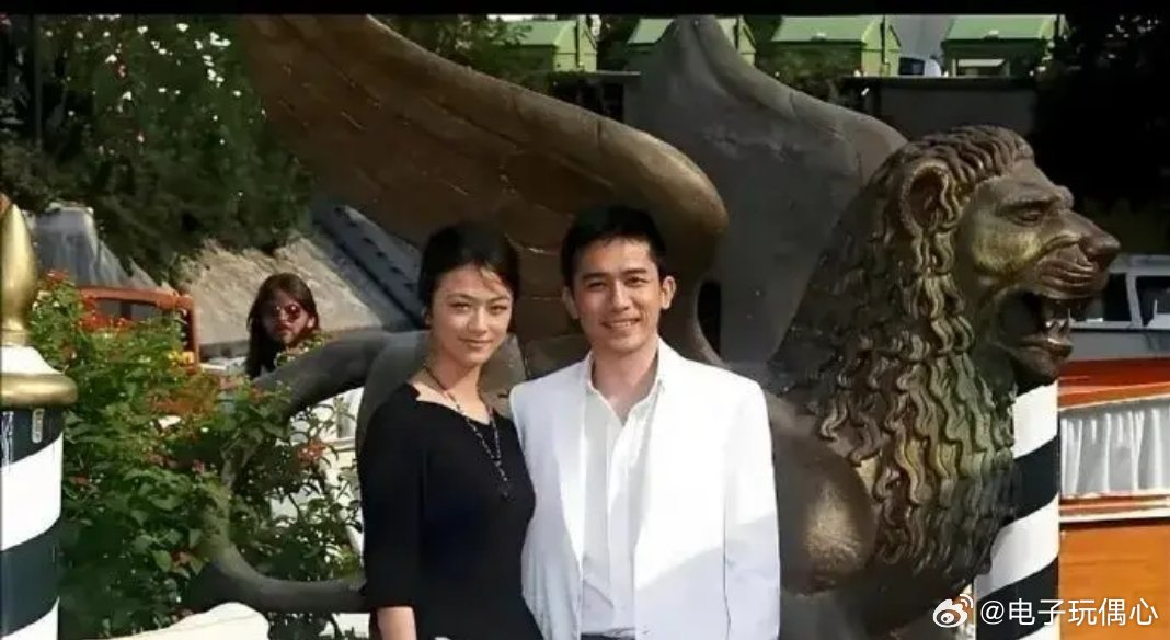 梁朝伟当年也太年轻帅气了，这大概就是男人最有魅力的黄金时期吧