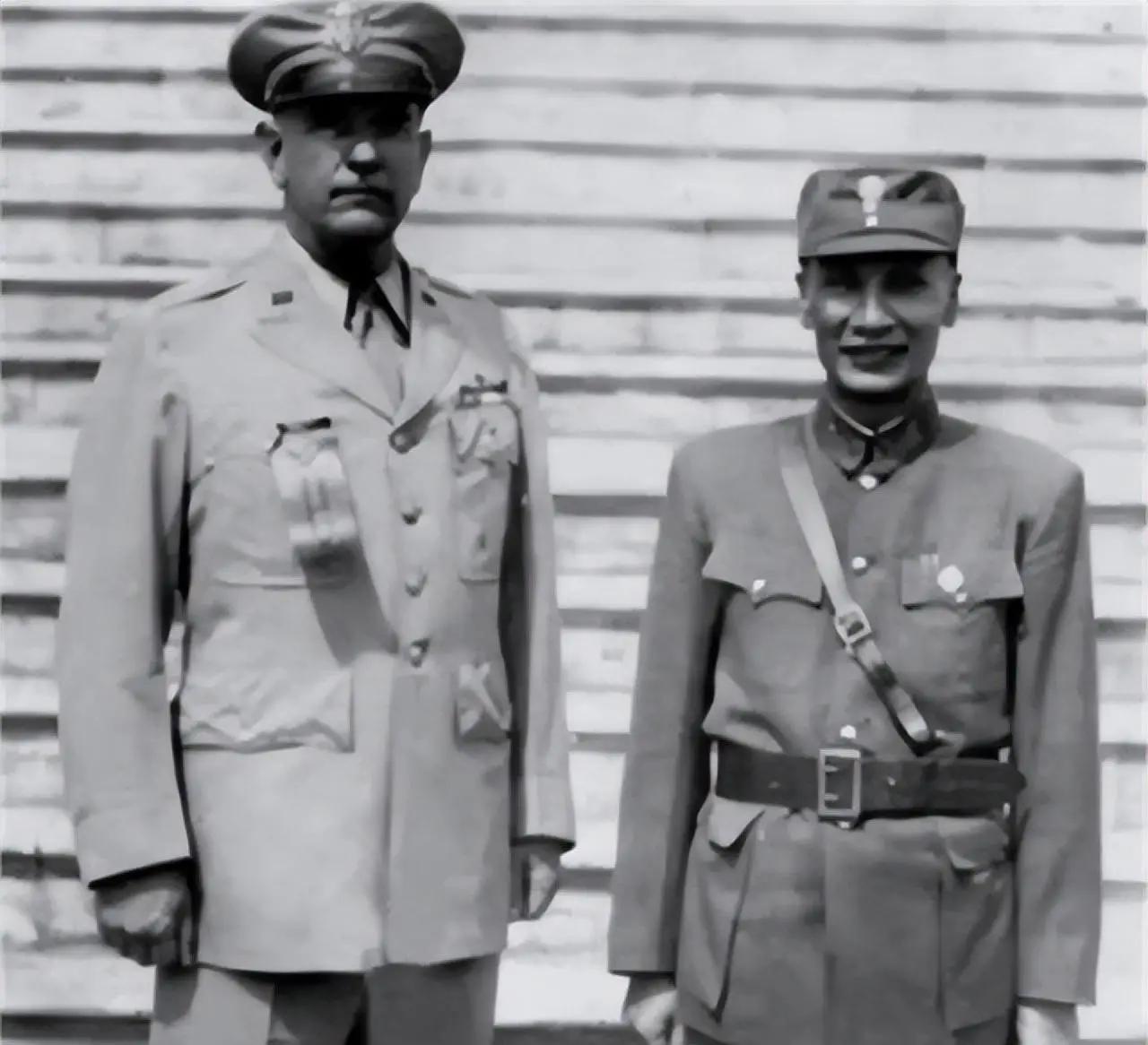 1950年，老蒋败退后有多狠？杀同僚、害名将，手段荒唐又阴毒！ 1950年，