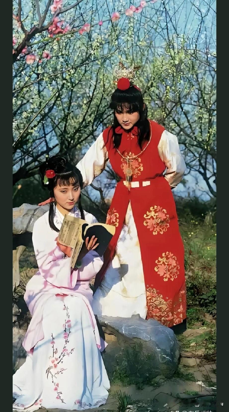 认真细致看完这段文字，我内心久久不能平静，也特别想哭。过去的红学牵强附会，虽然