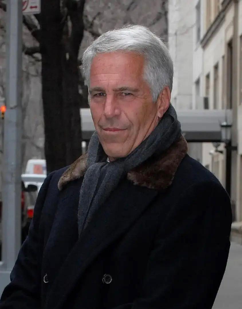 十几年前，我们悄悄拦下了一个恶魔！爱泼斯坦曾经有几次机会可以前往中国，但最终都没