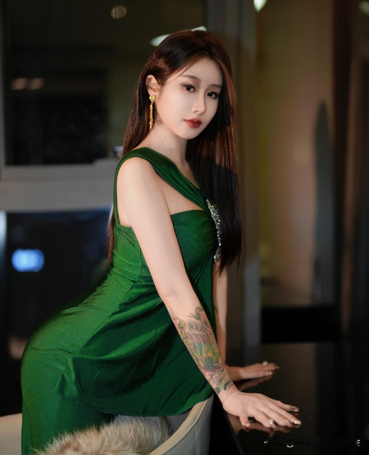 青丝+皮草金饰+嫣红穿搭+妆容青丝染雪青丝化雪青丝雅韵戴青丝青丝国粹