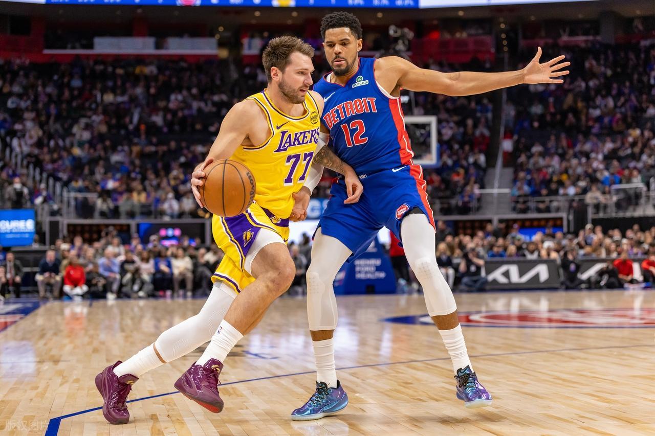 113:110，湖人输给了没有CC的活塞：1、这就是特型球队打不过一支没有短板的