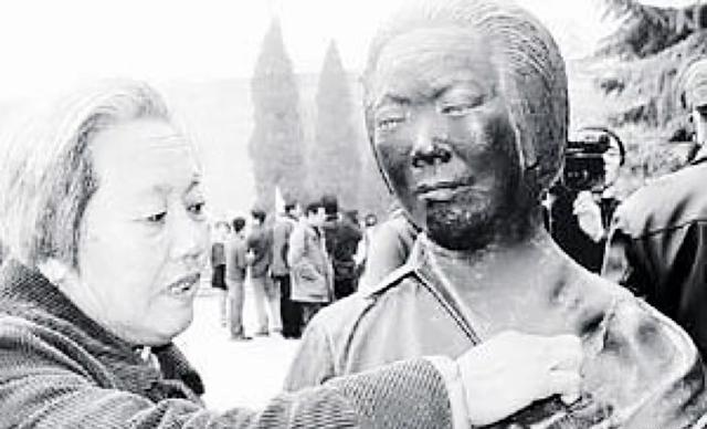 1937年，抗日战争中，南京沦陷后，日军就展开了一场极其残酷的暴行。1937年