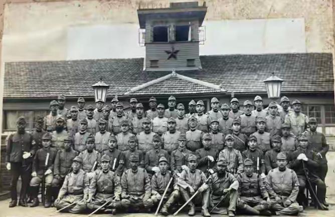 侵华日军第二碇泊场（南京碇泊场）军官合影，是南京大屠杀的重要罪证。该机构位于南京