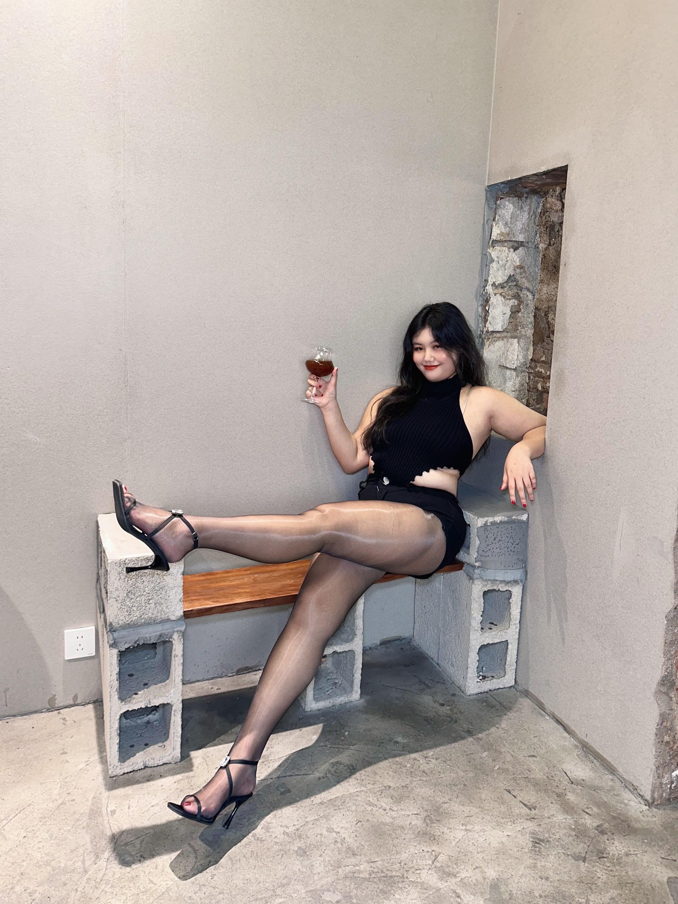 微醺辣妹穿搭 黑丝穿搭