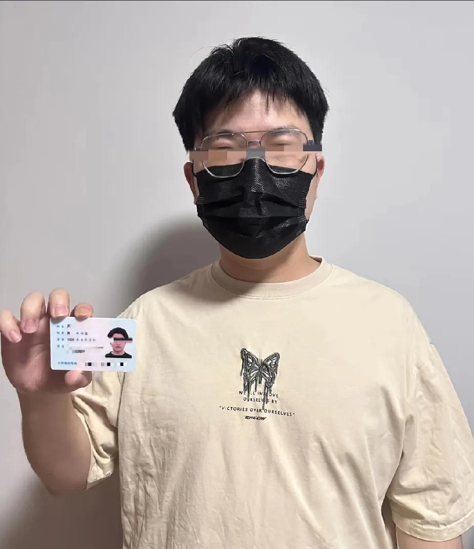 一30岁小伙在网上抱委屈，上令下行，按领导要求做的，却留案底，被拘留和罚款。网友