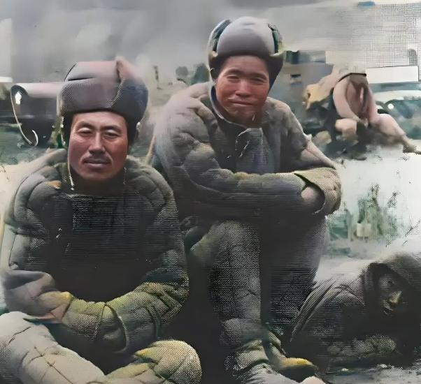 1953年在朝鲜战争接近尾声时，时任营参谋长的白玉才却因畏战叛逃美军，成为了志愿