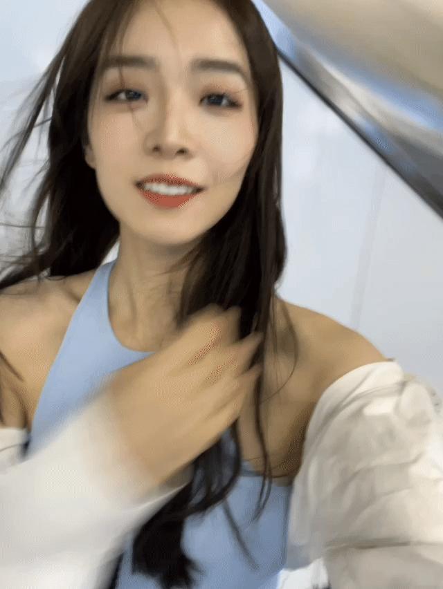 余霜阿姨的吸睛脸和美臀​​​