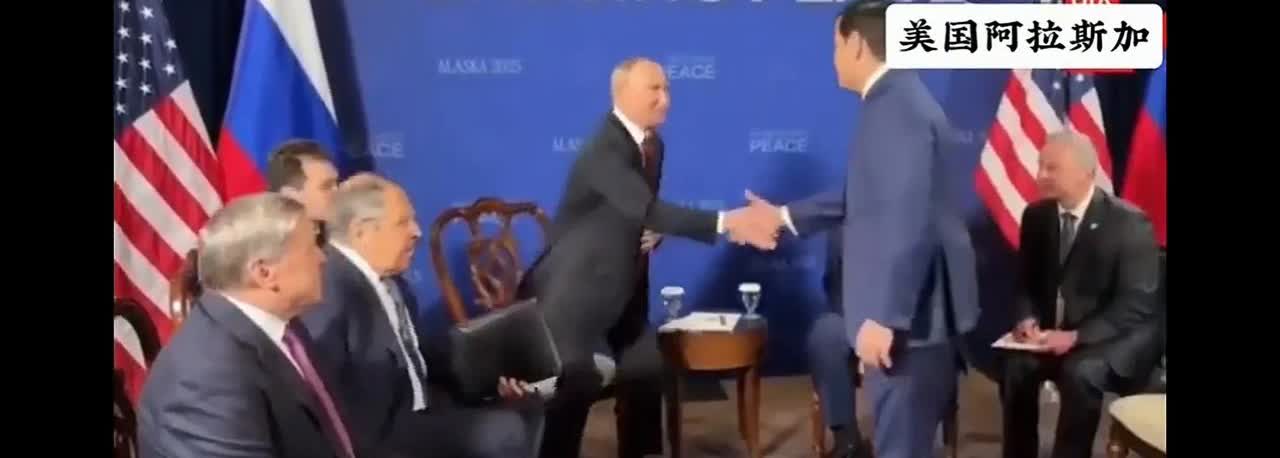 “特普会”，卢比奥迟到了。特朗普：你开什么车来的？卢比奥：我开的