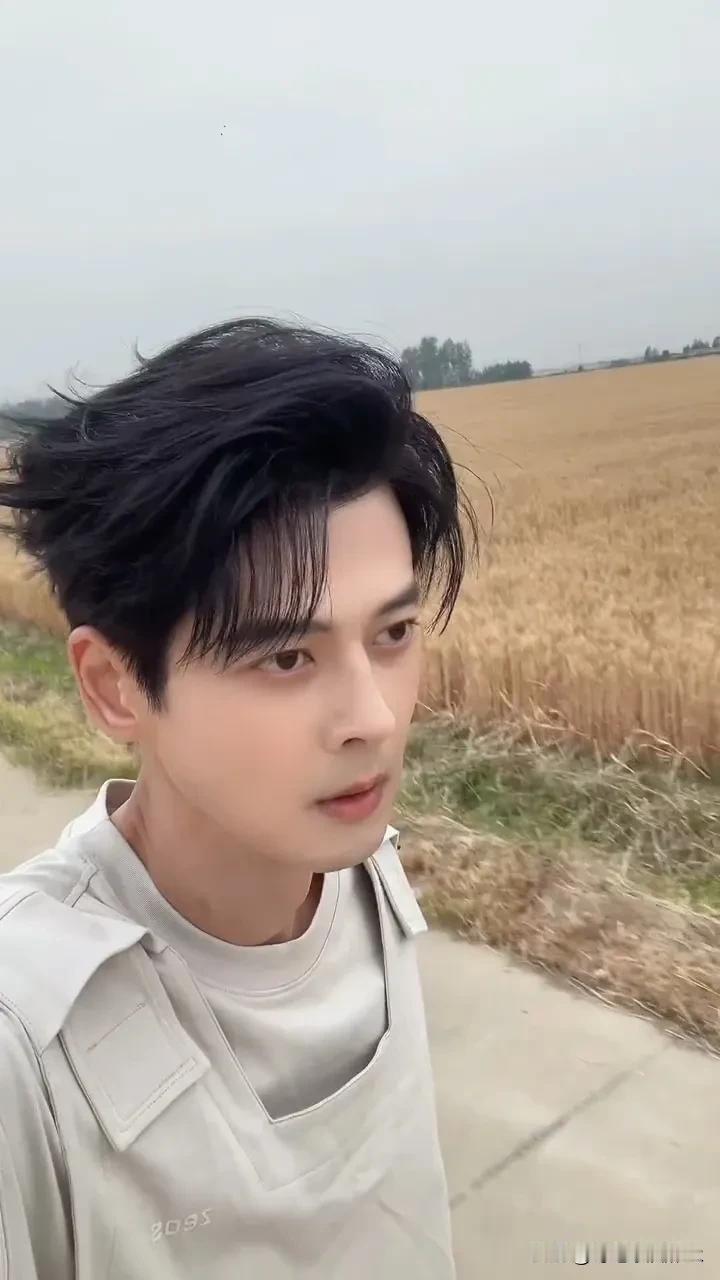 郭品超在山东认亲之后，我要被网友评论笑死了[呲牙笑]郭品超之前在山东认亲成功之