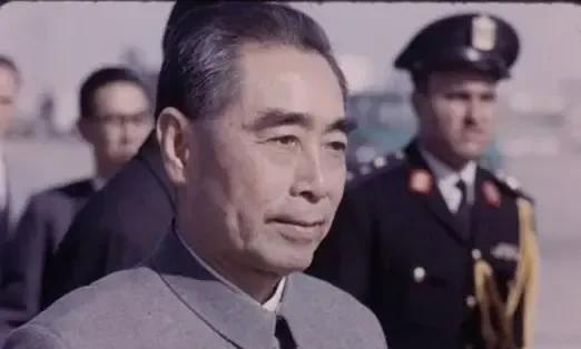 一次国宴时，外宾刁难周总理:您见过世界上最漂亮的女人吗?周总理微微一笑，那笑