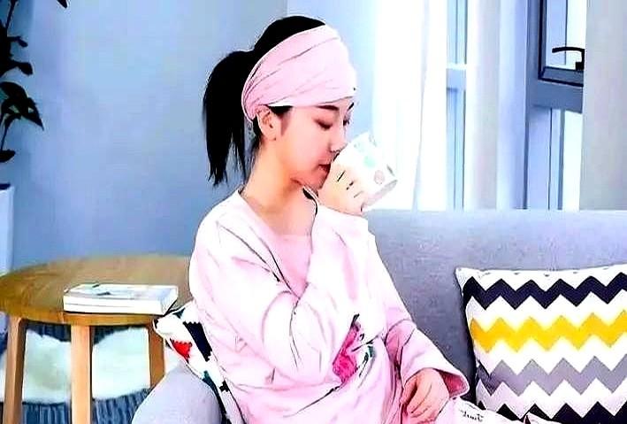 今天是我刨腹产后第15天，因为我没生出儿子老公跟我吵了起来。我躺在床上摸着闺