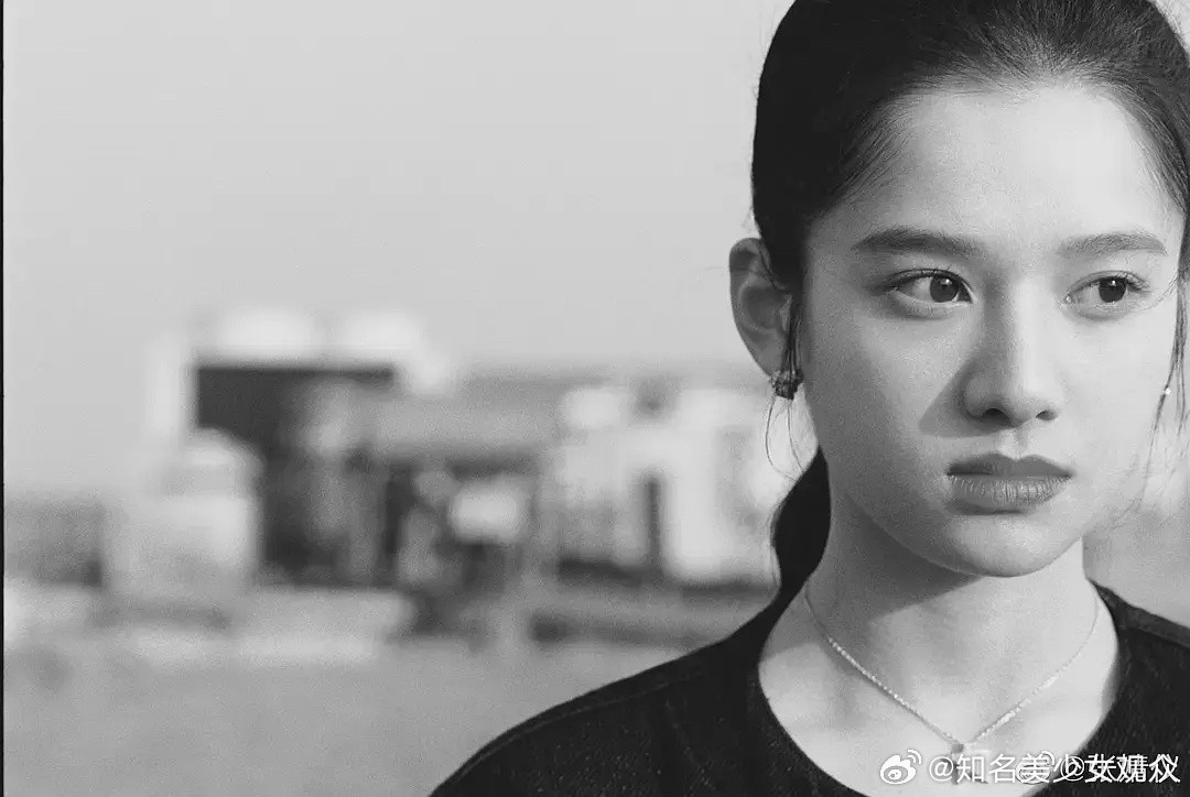 感觉张婧仪更适合《人生若如初见》女主这个角色吧？她性格特点和角色简直完美适配​