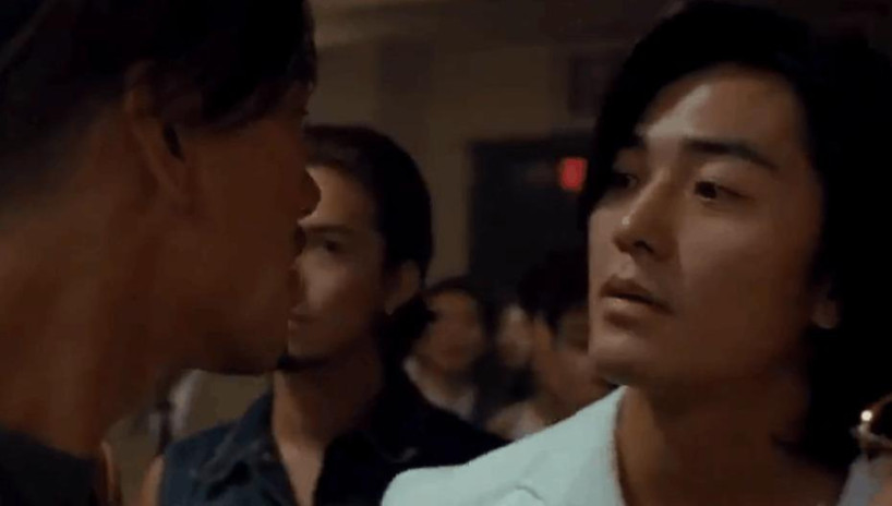 最像拳皇里八神庵的男人,气场完爆陈浩南