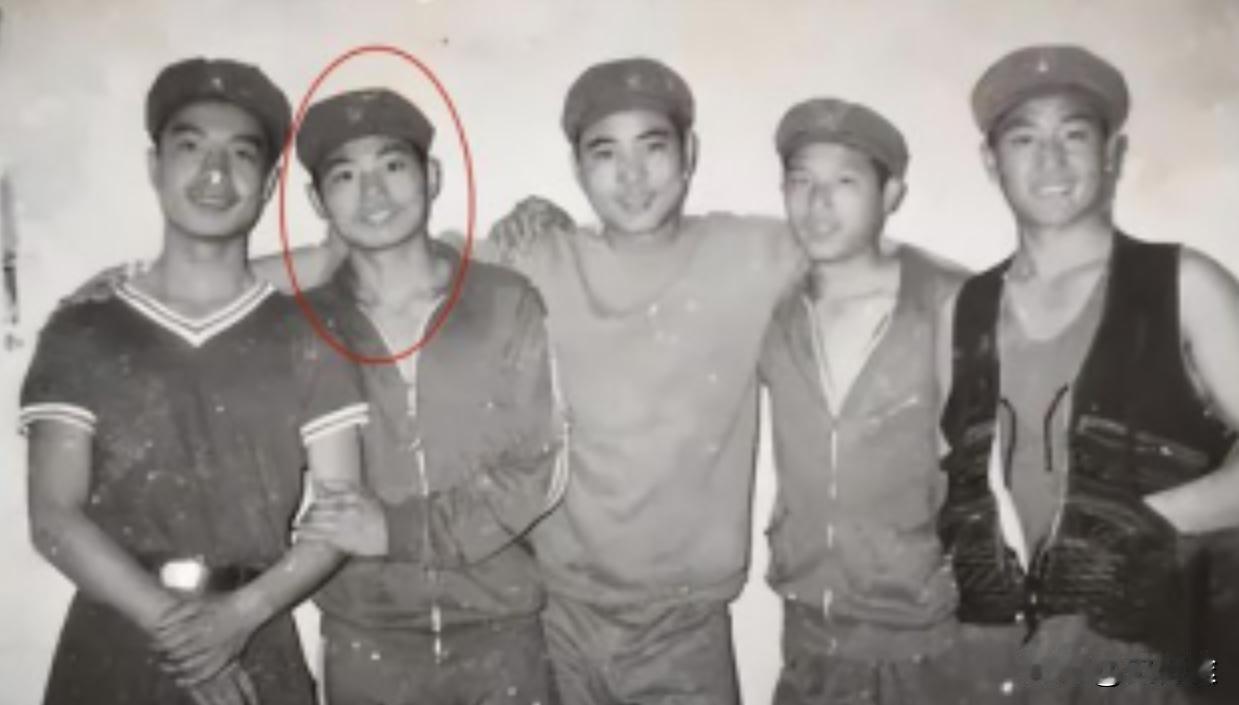 2007年，对越自卫反击战的老兵刘亮华去办低保手续，却被工作人员骂了句“不要脸”