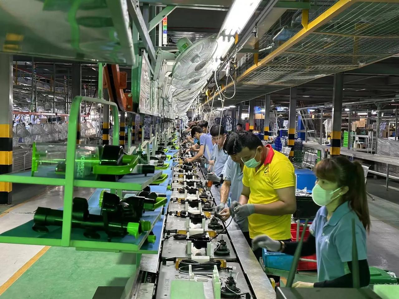 很多人不理解，欧美到底是先发达了才搞八小时工作制，还是搞了八小时工作制才发达的？