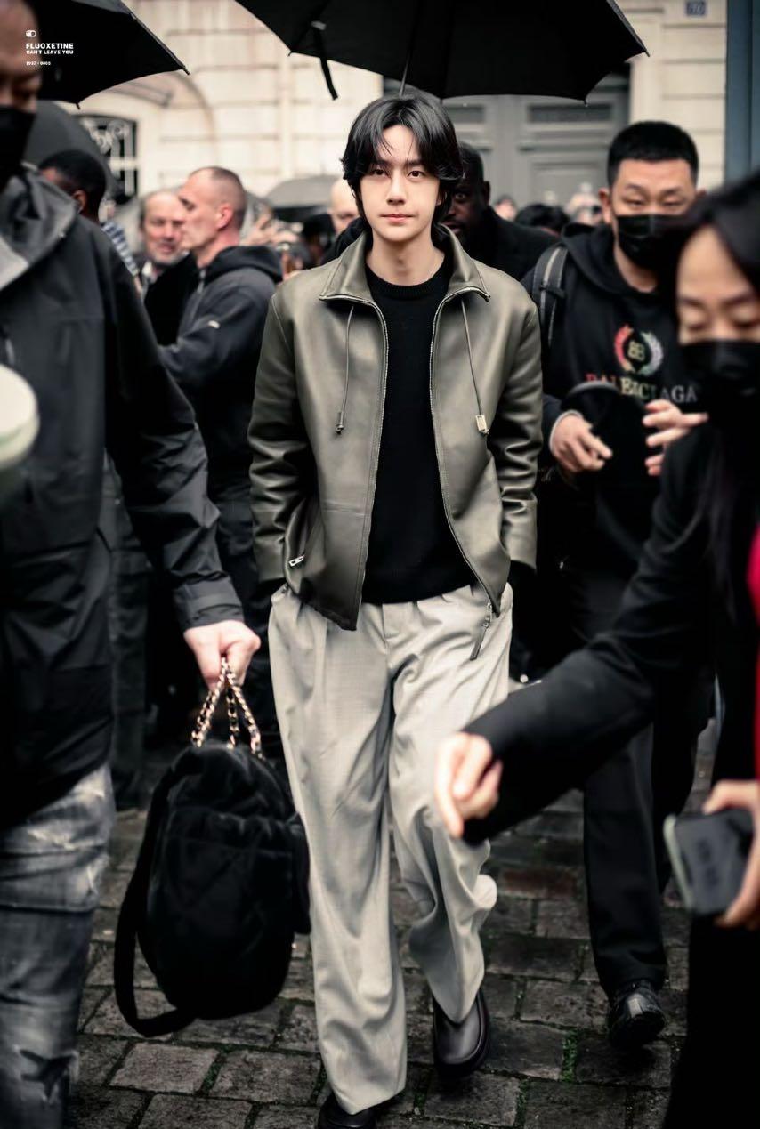 有人说这才是时装周的“真神”……王一博，亚洲唯一跨集团代言奢牌全线最高titl