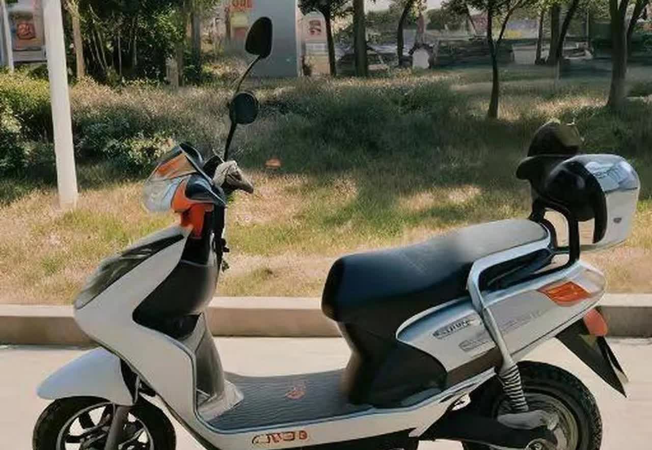7月1日起，西安悬挂电动自行车过渡期临时号牌的车辆禁止上路。你的21年电动车若合