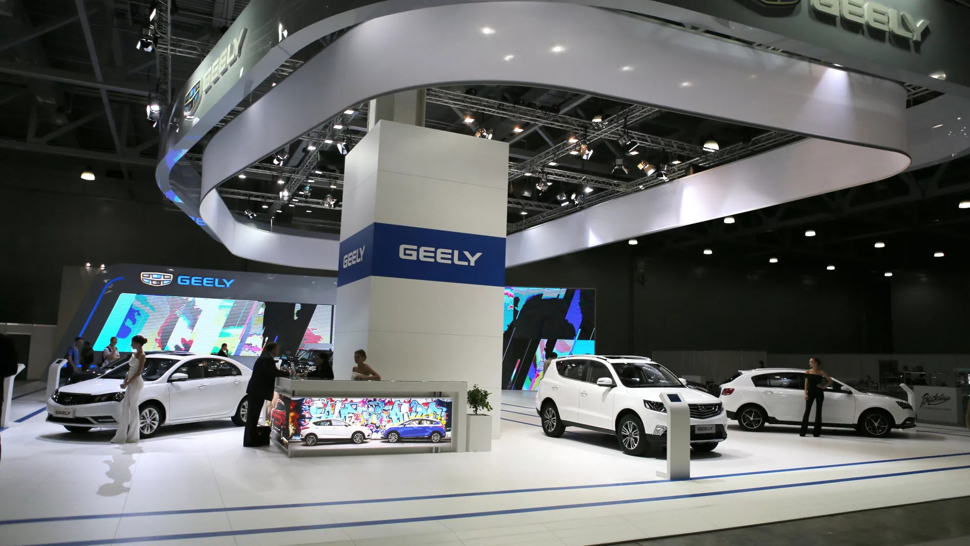 现在不光是电动车，连中国的燃油车也开始攻占全球市场！路透社的文章指出，中国传统燃