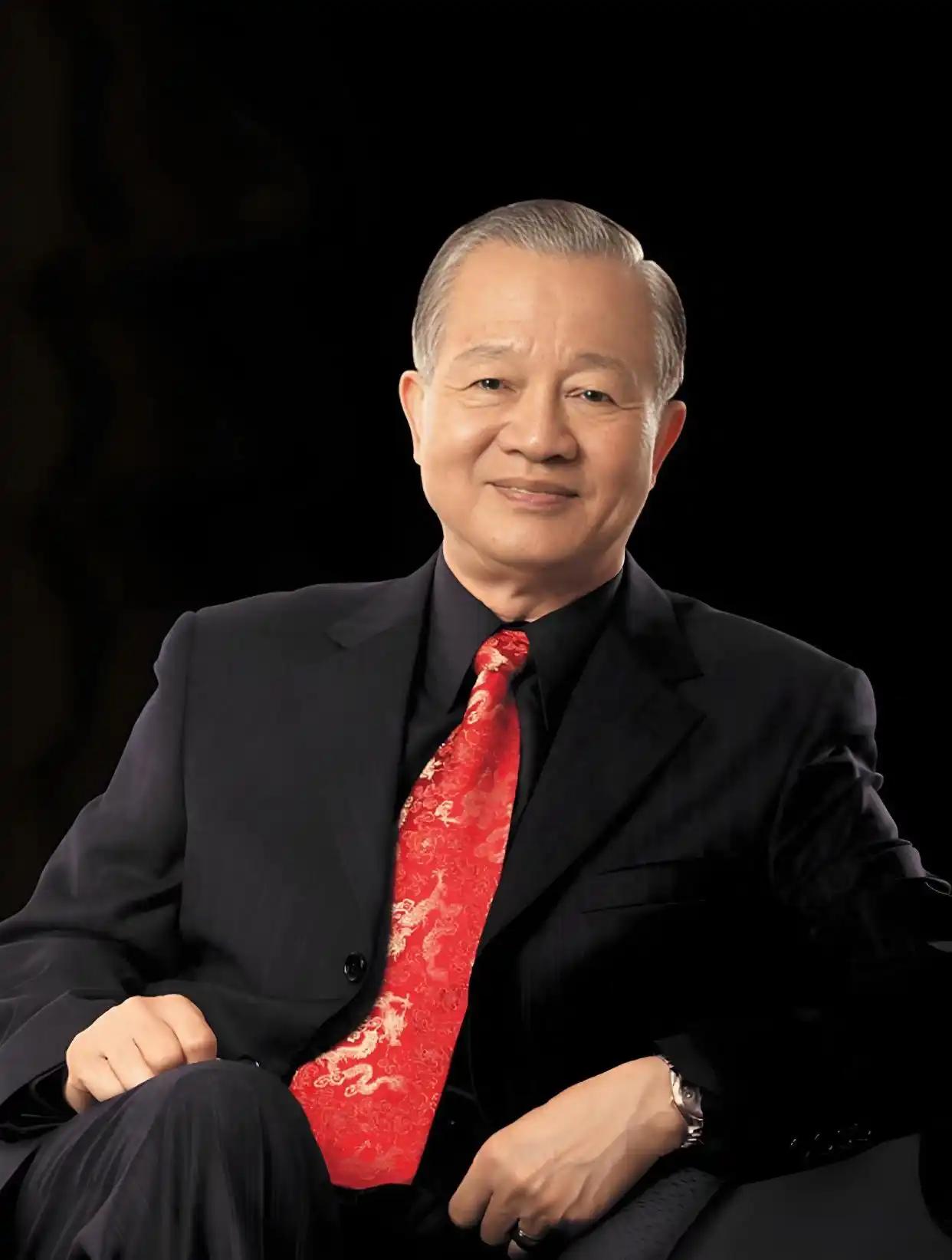 曾仕强教授说：“在上香的时候，如果被掉落的香灰烫到手，这个是好事还是坏事呢，这从