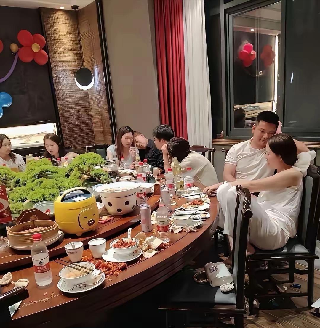 这是我为什么不去同学聚会的原因，你们喜欢参加同学聚会吗？