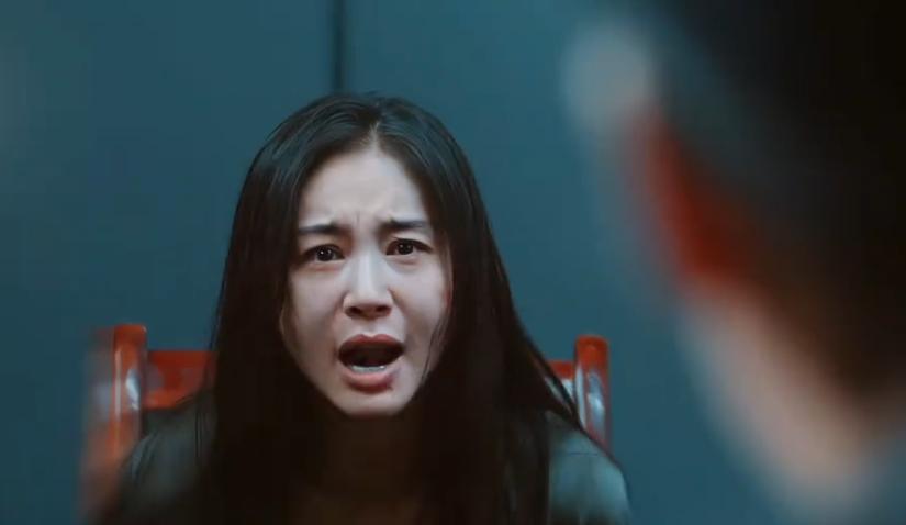 哭不出来别硬挤！满脸狰狞、瞪眼怒吼的王子文，让假哭演员羞愧在近期热播的悬疑剧《