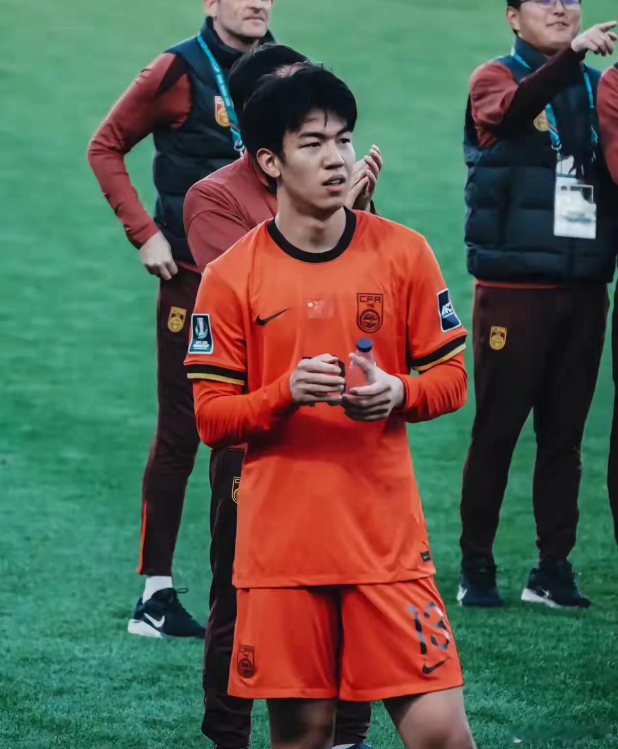 队危，请速归！没有想到，此前在中甲踢球的王博豪去了欧洲留洋，还是球队的真大腿，王