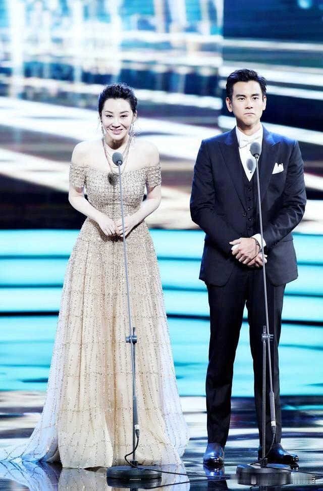 182身高的彭于晏真是太帅了，这才是80后男演员里颜值的天花板，比靳东还要帅，身