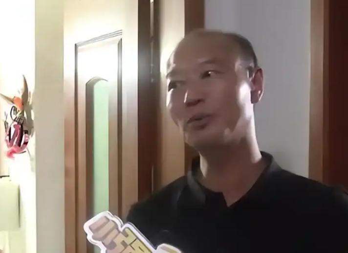 “为了女儿，请判我无罪。”2020年7月5日深夜，杭州某小区许国利端着两杯热牛奶