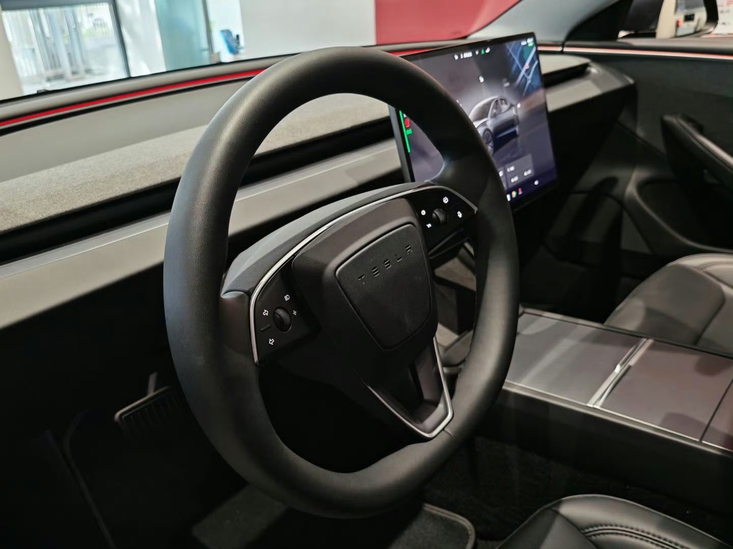 特斯拉焕新Model3已经把转向档杆安排上咯​​​