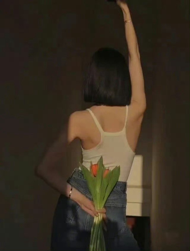 ☕️“过得积极是为了生活，过得糊涂是为了快乐，万事不必说透，装作不知道也是一种体