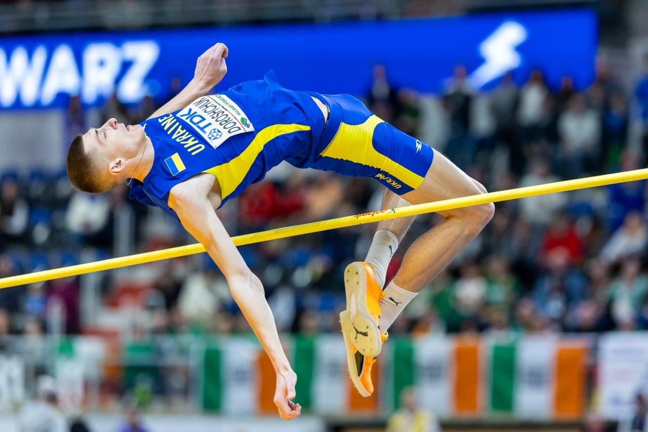 乌克兰运动员奥列格．多罗舒克在世界室内田径锦标赛跳高比赛中获得金牌。乌克兰选手